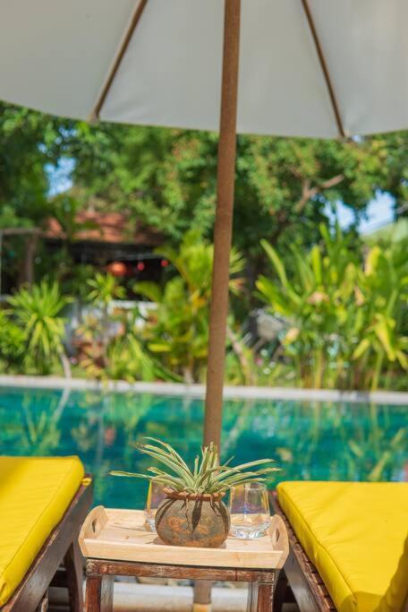 Flora Villa Hoi An Exteriör bild